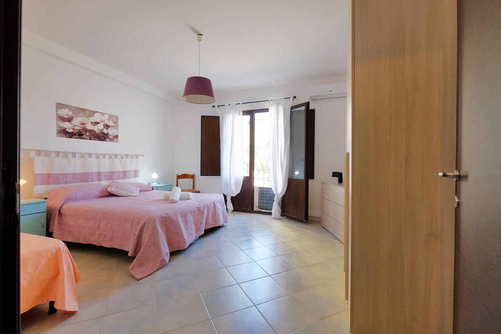 Su Nuraghe Hotel SantʼAnna Arresi Exterior foto