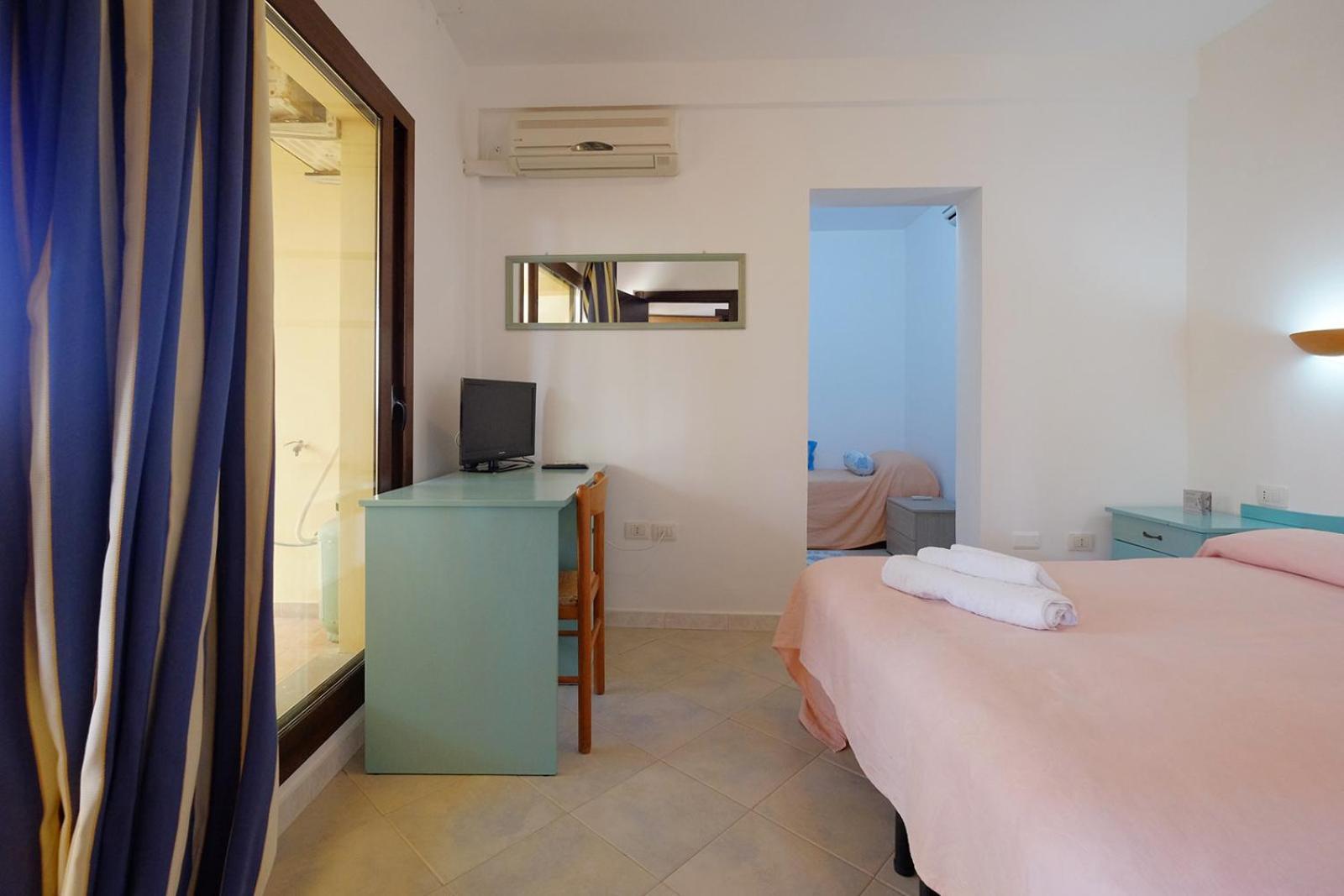 Su Nuraghe Hotel SantʼAnna Arresi Exterior foto